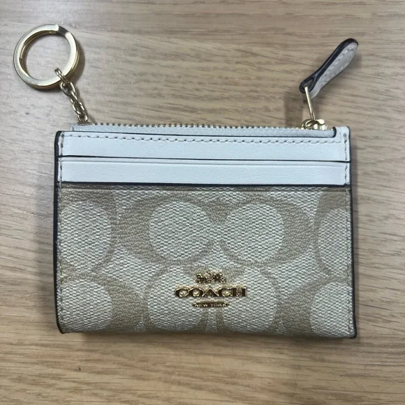 COACH Mini Skinny ID Case - Signature Canvas - Picture 4 of 7